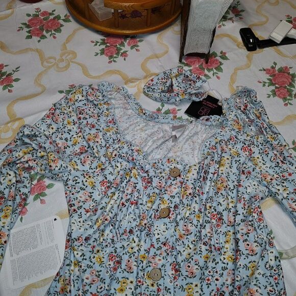 New No Boundaries Long Sleeved Floral Top With Mask Junior Women XL15/17 - Picture 2 of 2